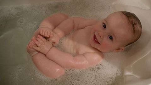 Oilatum Bebekler ve Çocuklar İçin Soft Shampoo 250 ml